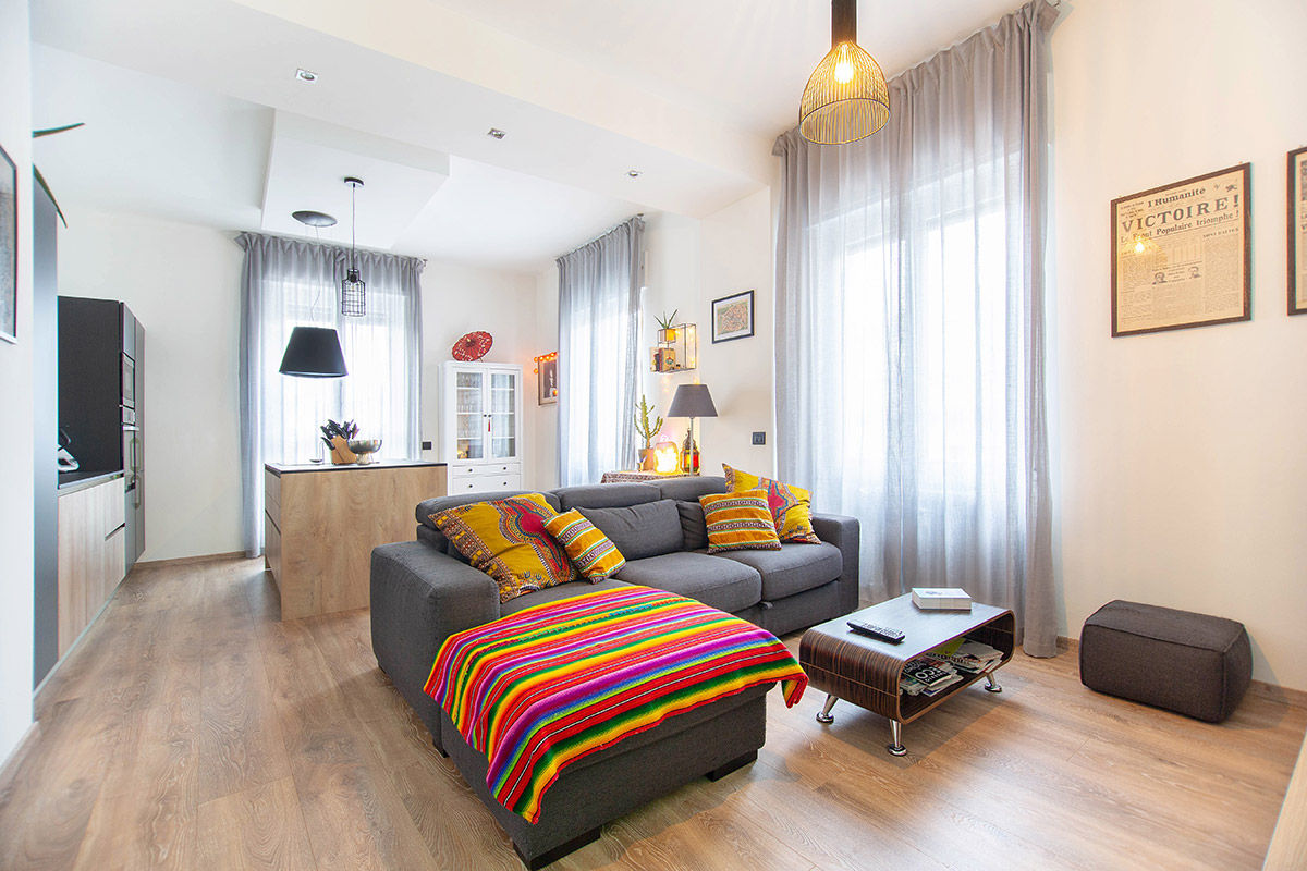 Ristrutturazione appartamento di 80 mq a Brescia, Facile Ristrutturare Facile Ristrutturare Ruang Keluarga Gaya Skandinavia