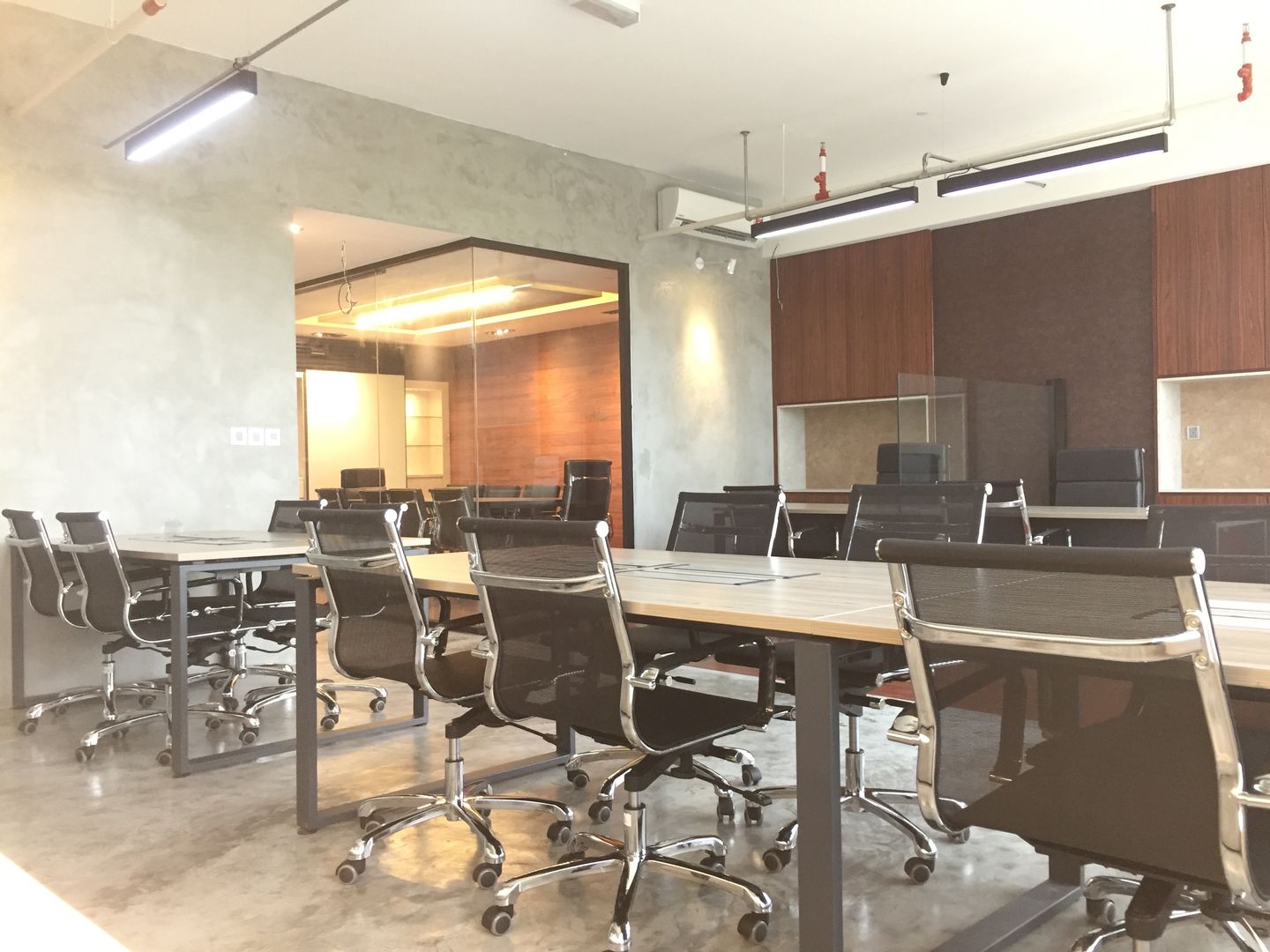 Commercial Office - Interior Design, LI A'ALAF ARCHITECT LI A'ALAF ARCHITECT Spazi commerciali Complessi per uffici