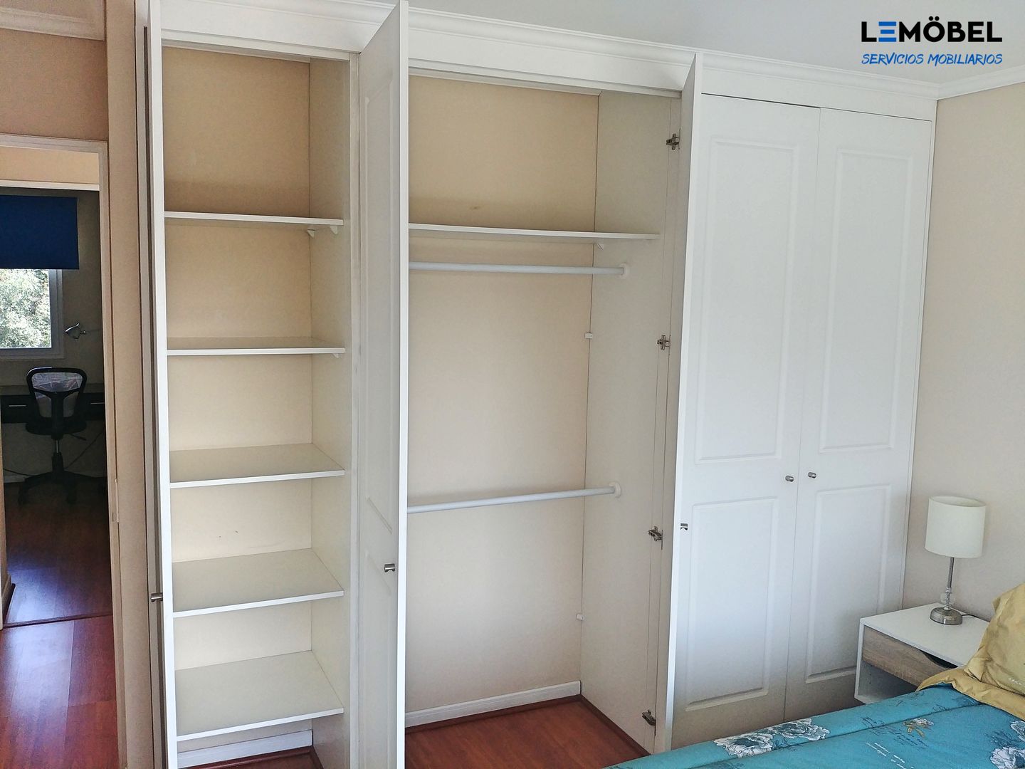 Closets Vivienda Olmos , Servicios Mobiliarios LeMöbel SpA Servicios Mobiliarios LeMöbel SpA Classic style dressing rooms Wardrobes & drawers