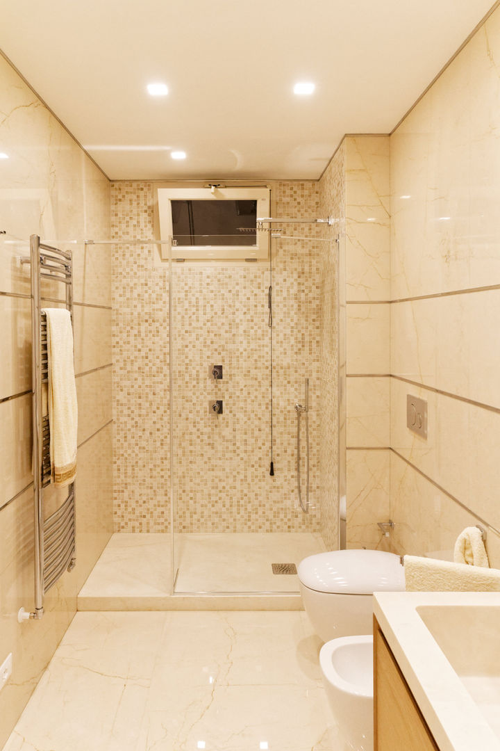 Bagno piccolo con doccia: 15 idee dalle case degli architetti