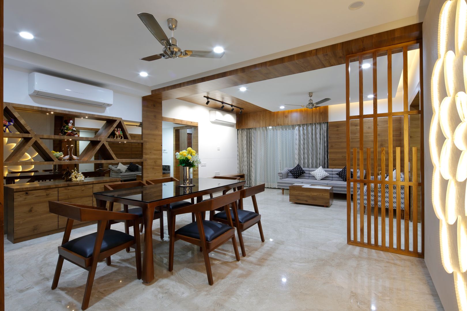 Dining and Living Room malvigajjar Modern dining room Wood Wood effect