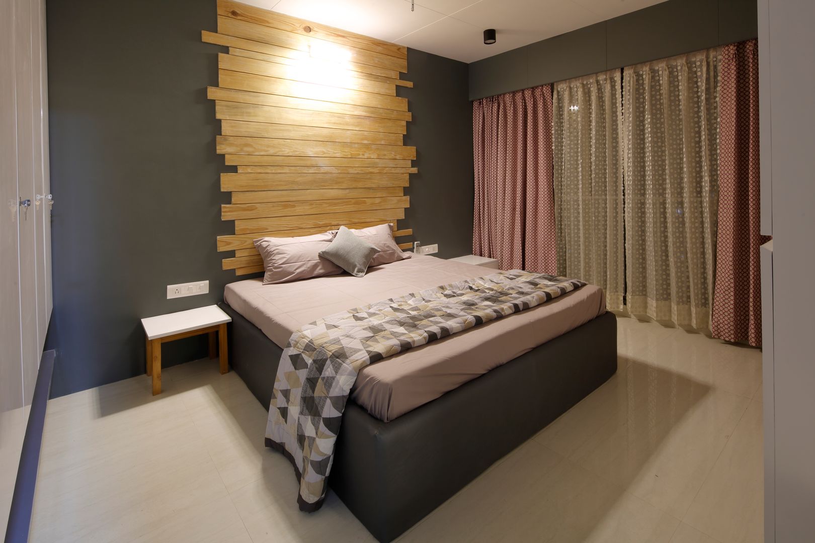 Bedroom malvigajjar Modern style bedroom Wood Wood effect