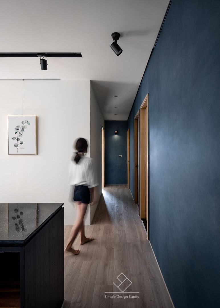 走道 極簡室內設計 Simple Design Studio Modern corridor, hallway & stairs