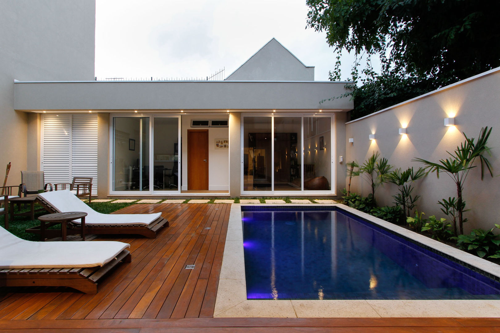 Casa Jardim, Otoni Arquitetura Otoni Arquitetura Modern pool