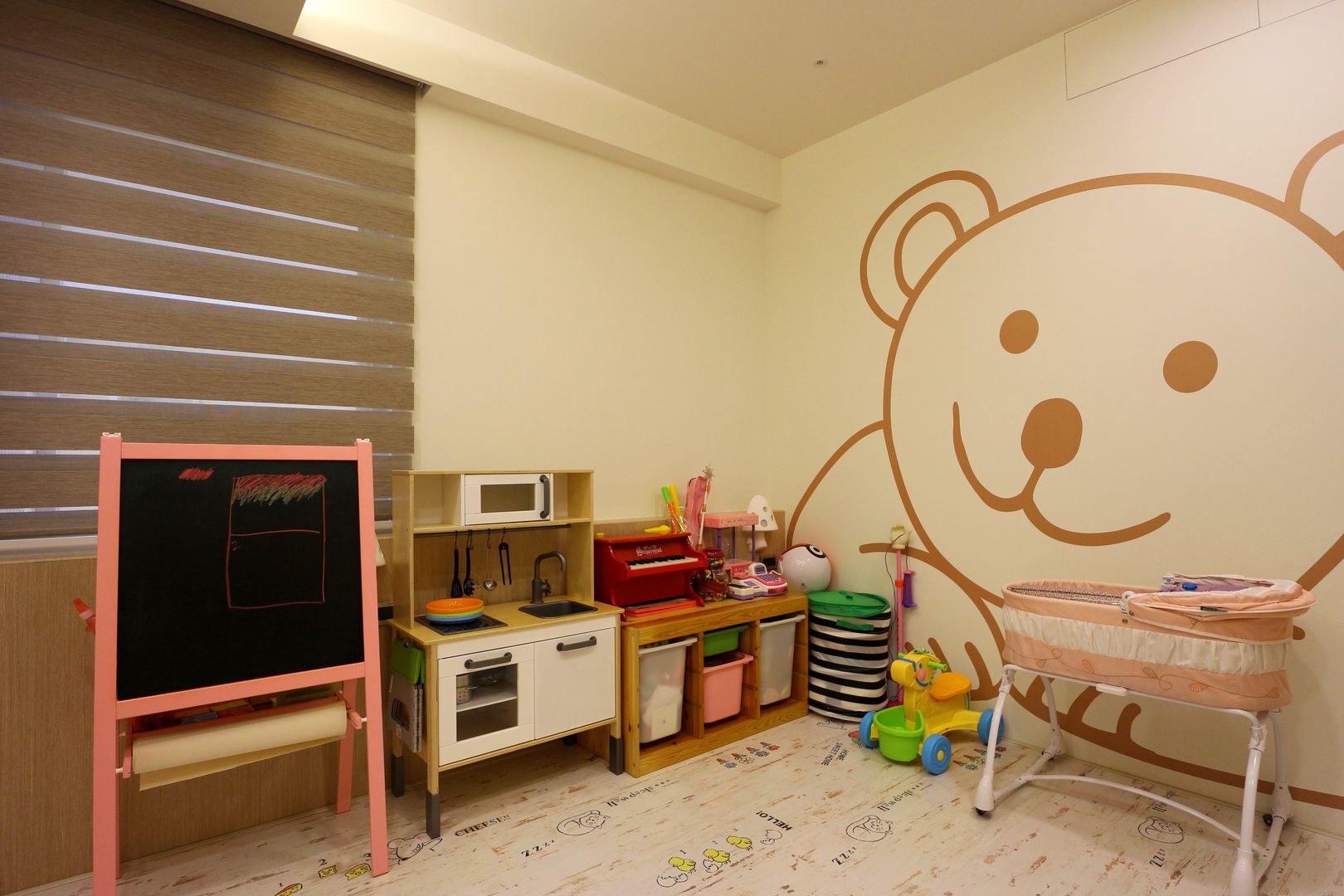 質感輕工業與懷舊三合院的幸福調和, 青築制作 青築制作 Baby room