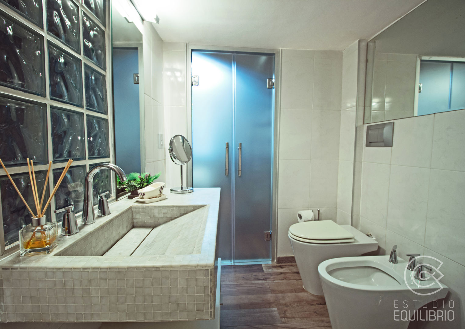 Proyecto Peña, Estudio Equilibrio Estudio Equilibrio Modern bathroom Ceramic