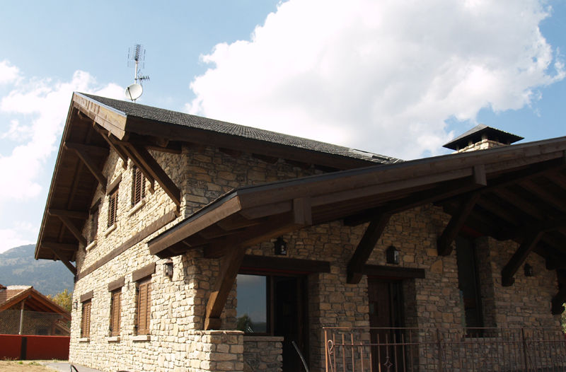 Casa de la colina en Cercedilla hecha por Manuel Monroy, Manuel Monroy Pagnon, arquitecto Manuel Monroy Pagnon, arquitecto Kır evi Taş