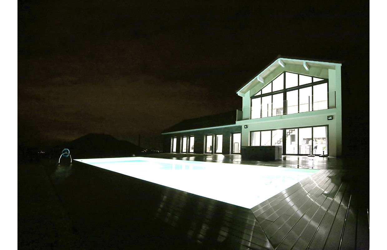 Photo OGGOstudioarchitects, unipessoal lda Casas unifamiliares Pau,House,swimming pool,night