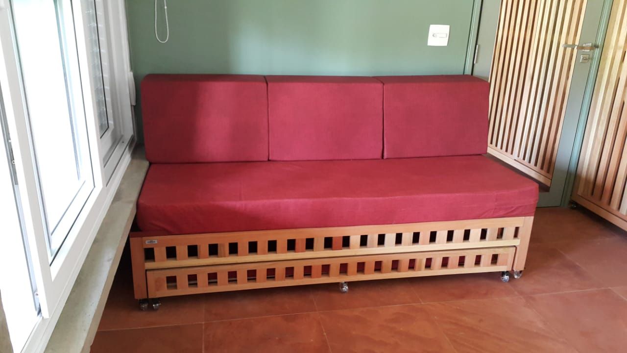 SESC, GeterBrasil GeterBrasil Camera da letto in stile rustico Sofà & Chaise longue