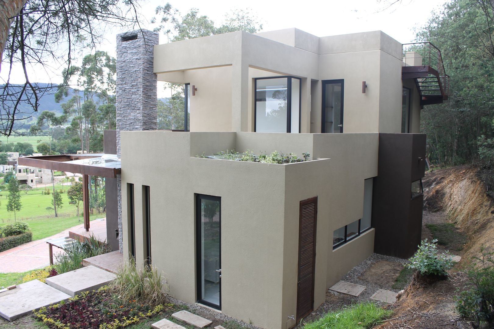 CASA VALENCIA, IngeniARQ Arquitectura + Ingeniería IngeniARQ Arquitectura + Ingeniería 現代房屋設計點子、靈感 & 圖片