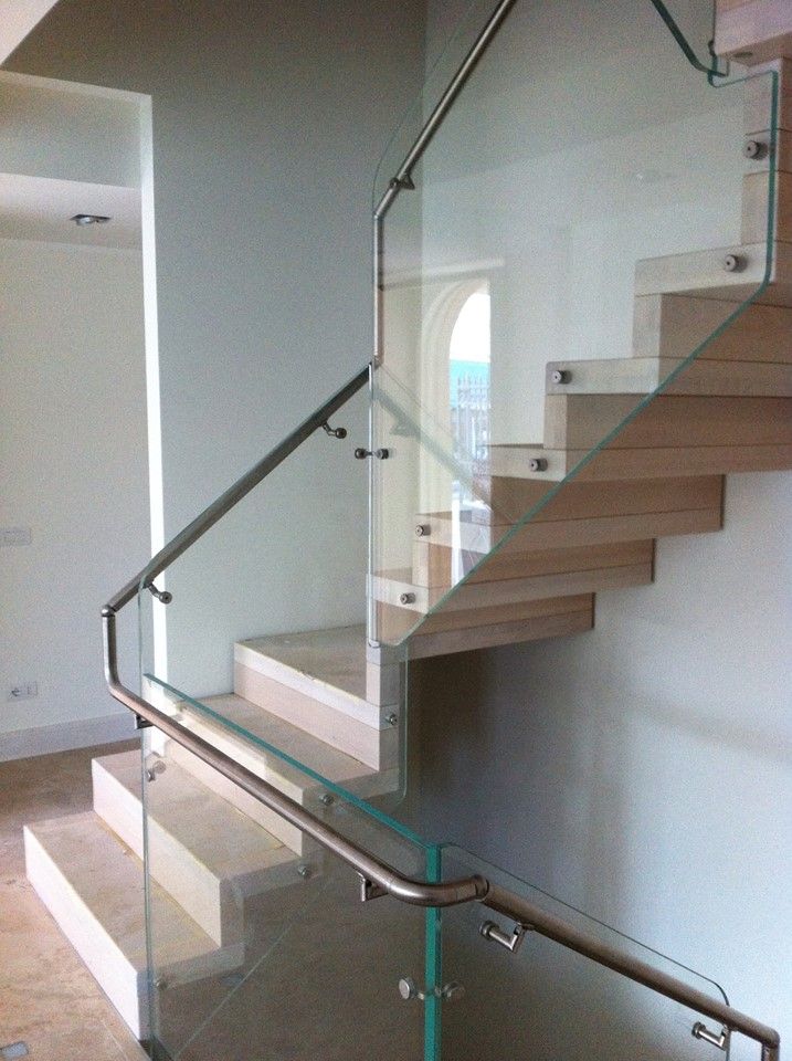 Villa urbana, Architetti Gentili Architetti Gentili Stairs Glass