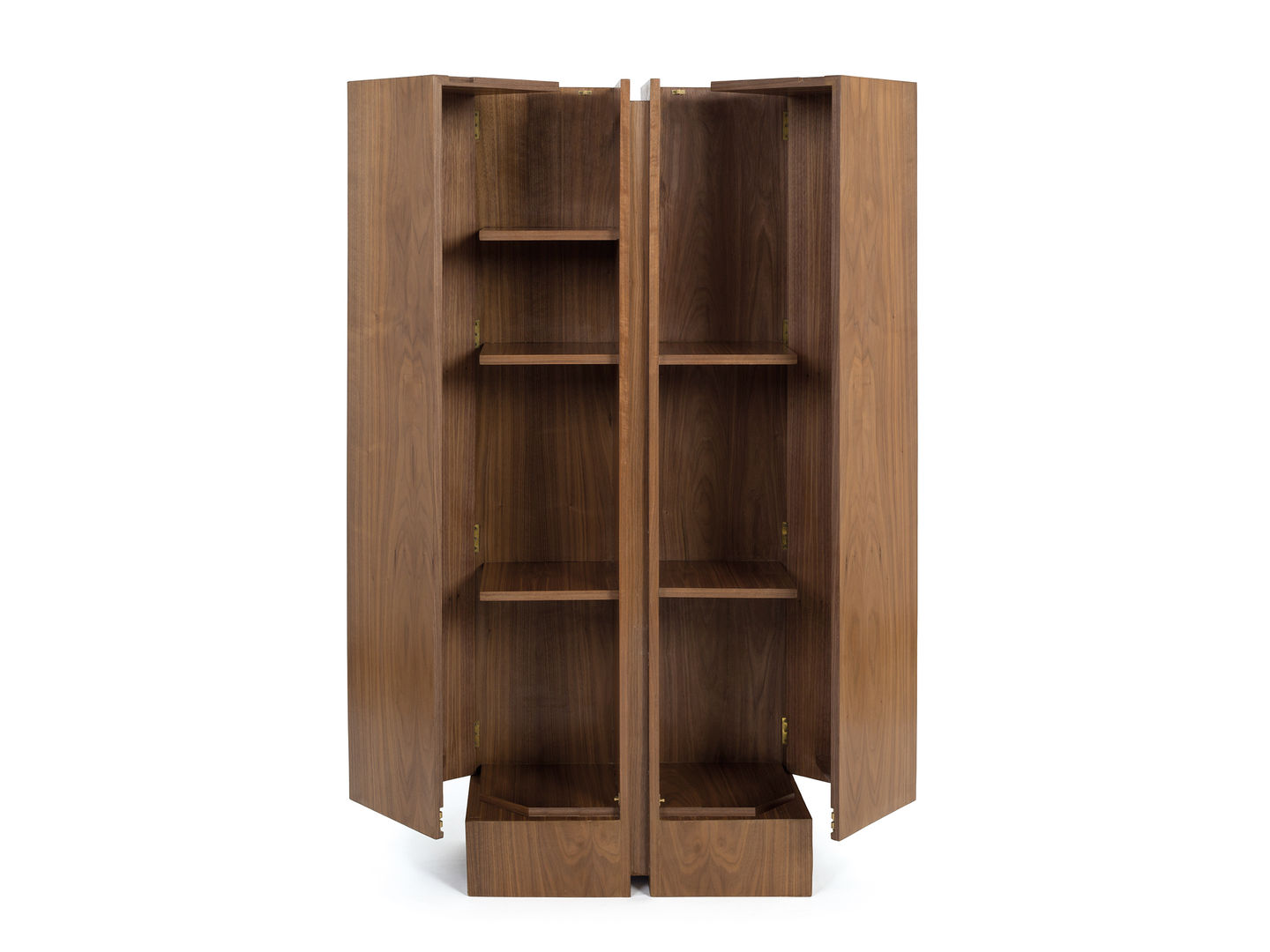 homify Modern study/office Wood Wood effect Cupboards & shelving