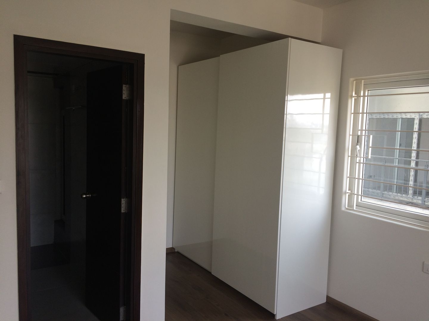 RBD Stillwaters Apartment, Design Space Design Space Bedroom پلائیووڈ Wardrobes & closets