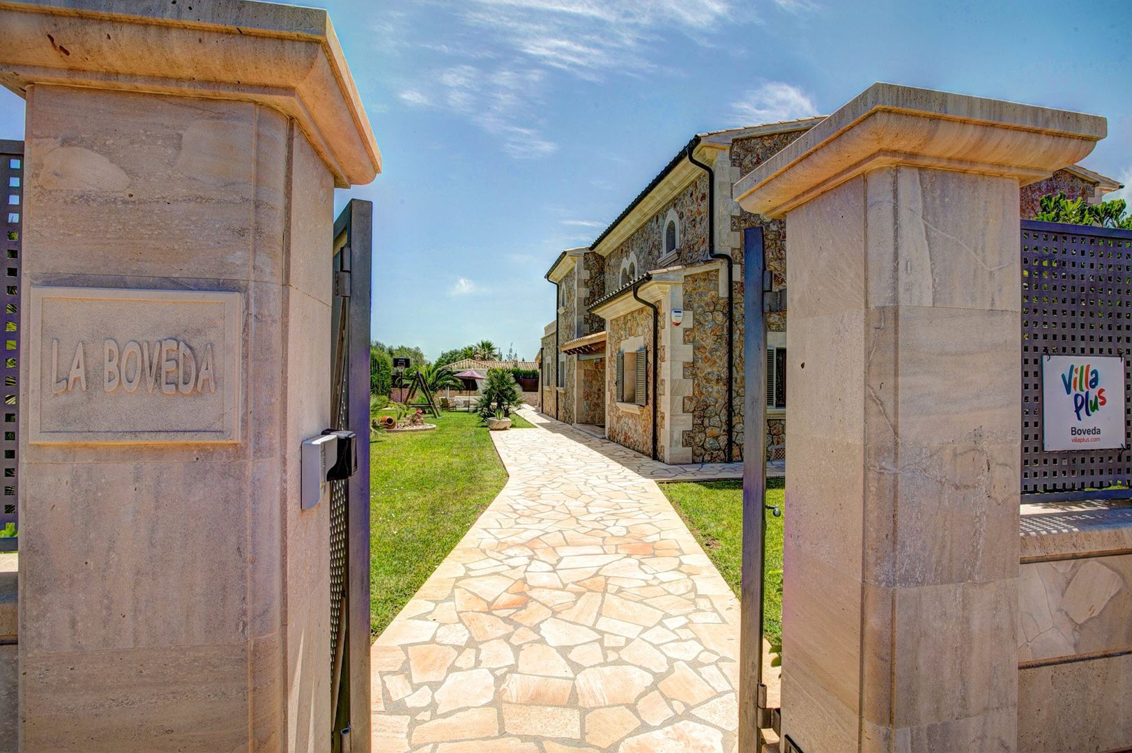 Entrada de la villa Diego Cuttone, arquitectos en Mallorca Casas unifamiliares