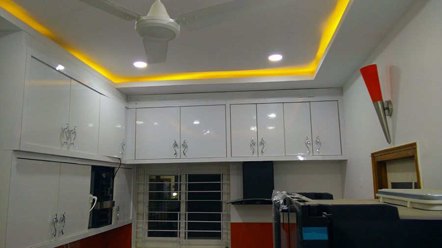 Mr Ravi Kumar PVR Meadows 3BHK Villa, Enrich Interiors & Decors Enrich Interiors & Decors Moderne keukens Kasten & planken