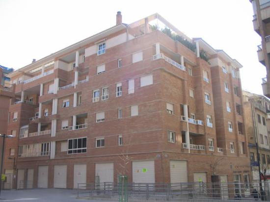 Proyecto de un edificio residencial en Granada por Domingo Chinchilla, dcr arquitecto dcr arquitecto Apartman Tuğla