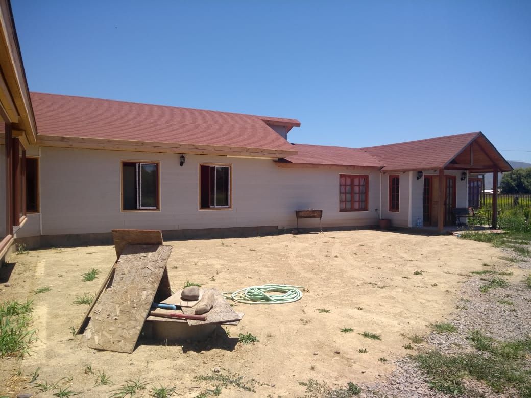 Construcción de Casa en Melipilla por Constuctora Santa Raquel, Sociedad de Inversiones Atcosan ltda. Sociedad de Inversiones Atcosan ltda. Casas unifamiliares