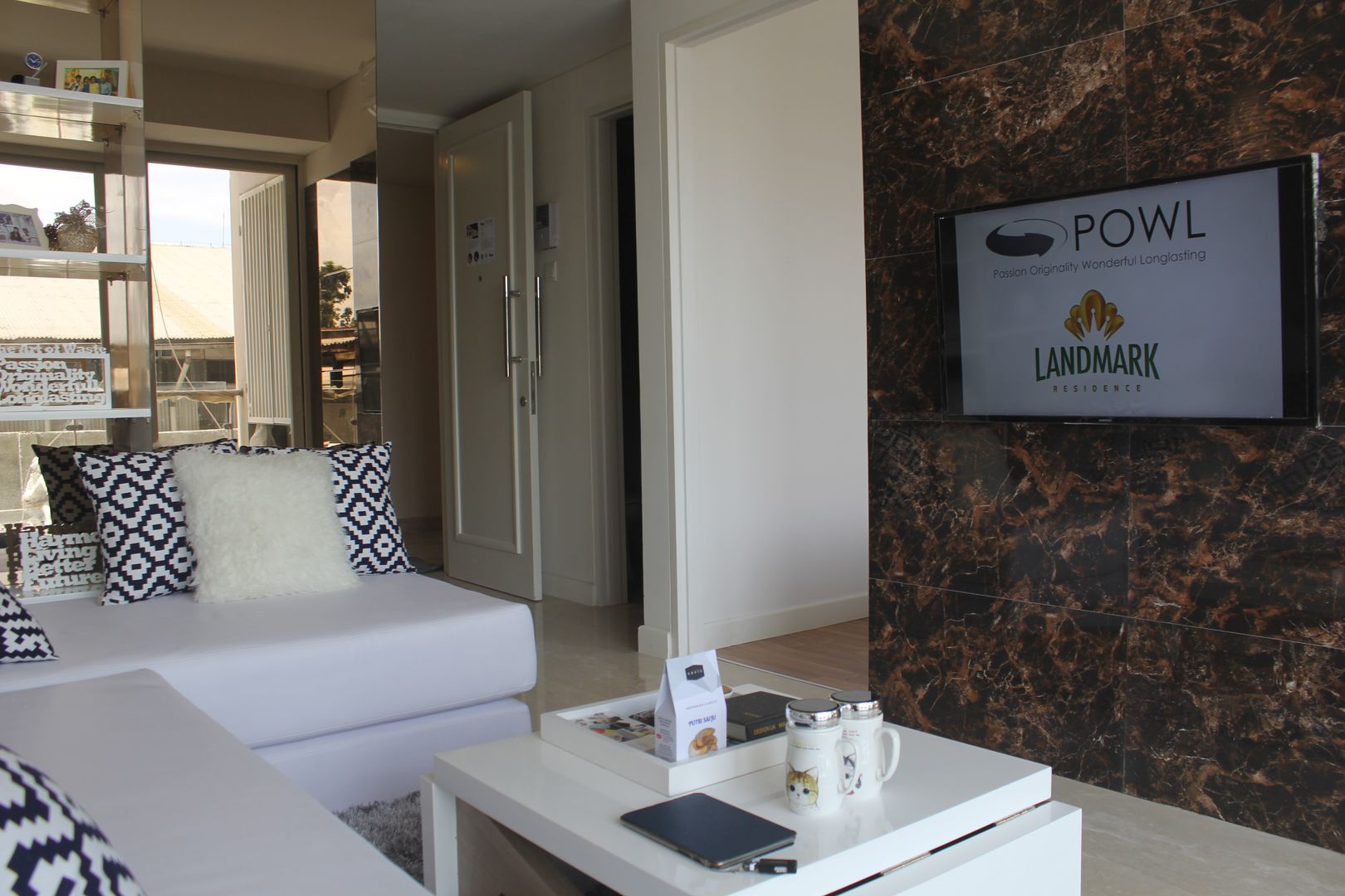 Apartemen Landmark - Tipe 1 Bedroom , POWL Studio POWL Studio ห้องนั่งเล่น