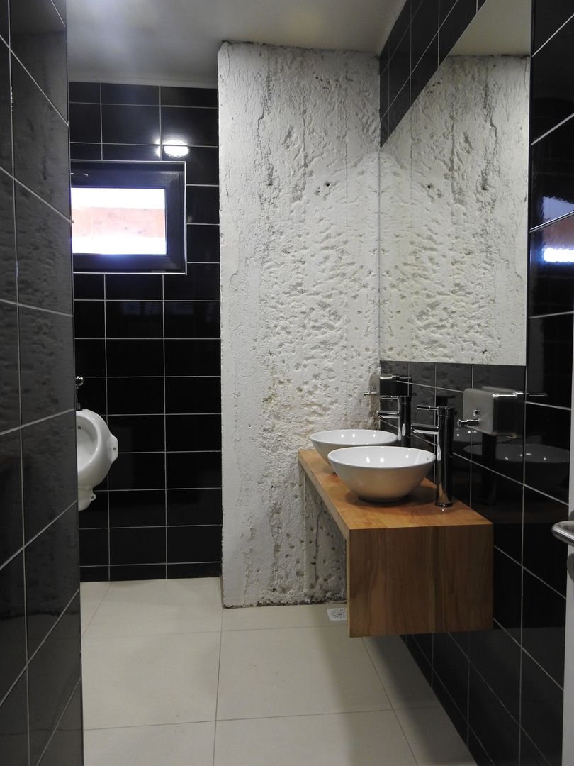 Micro Boulevard Patio Condell, U.R.Q. Arquitectura U.R.Q. Arquitectura Modern bathroom