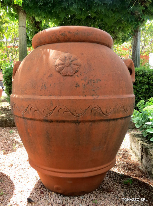 La nostra vetrina: Anfore e Orci in Terracotta, Tonazzo Srl Tonazzo Srl Jardines de estilo clásico Floreros y macetas