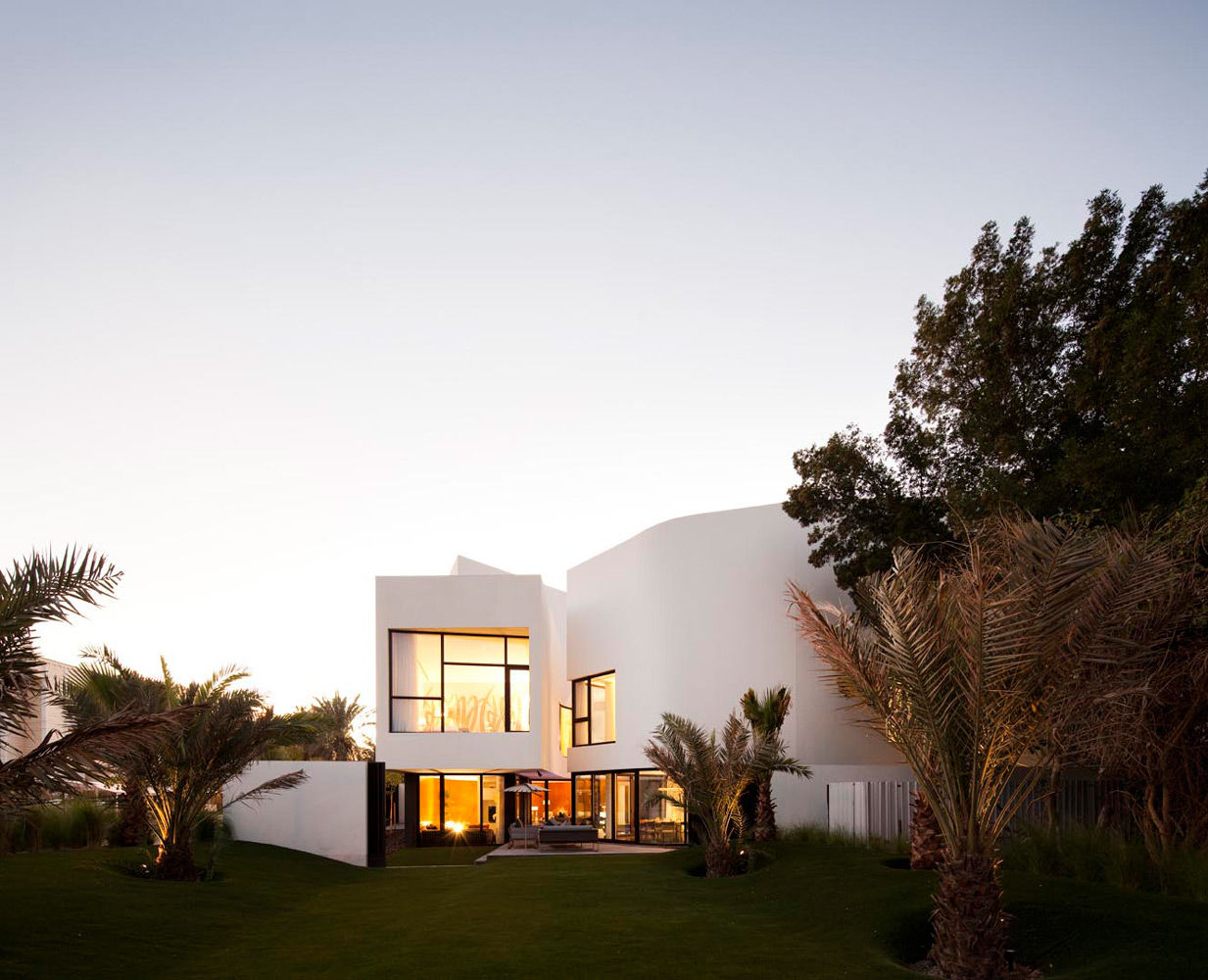 Mop House: Proyecto arquitectónico de una casa unifamiliar en Kuwait por AGI, AGi architects arquitectos y diseñadores en Madrid AGi architects arquitectos y diseñadores en Madrid Detached home کنکریٹ