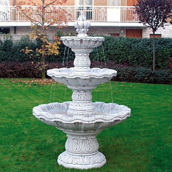 La nostra vetrina: Fontane rotonde proposte Ø 100 - 130, Tonazzo Srl Tonazzo Srl Classic style garden Concrete Swim baths & ponds