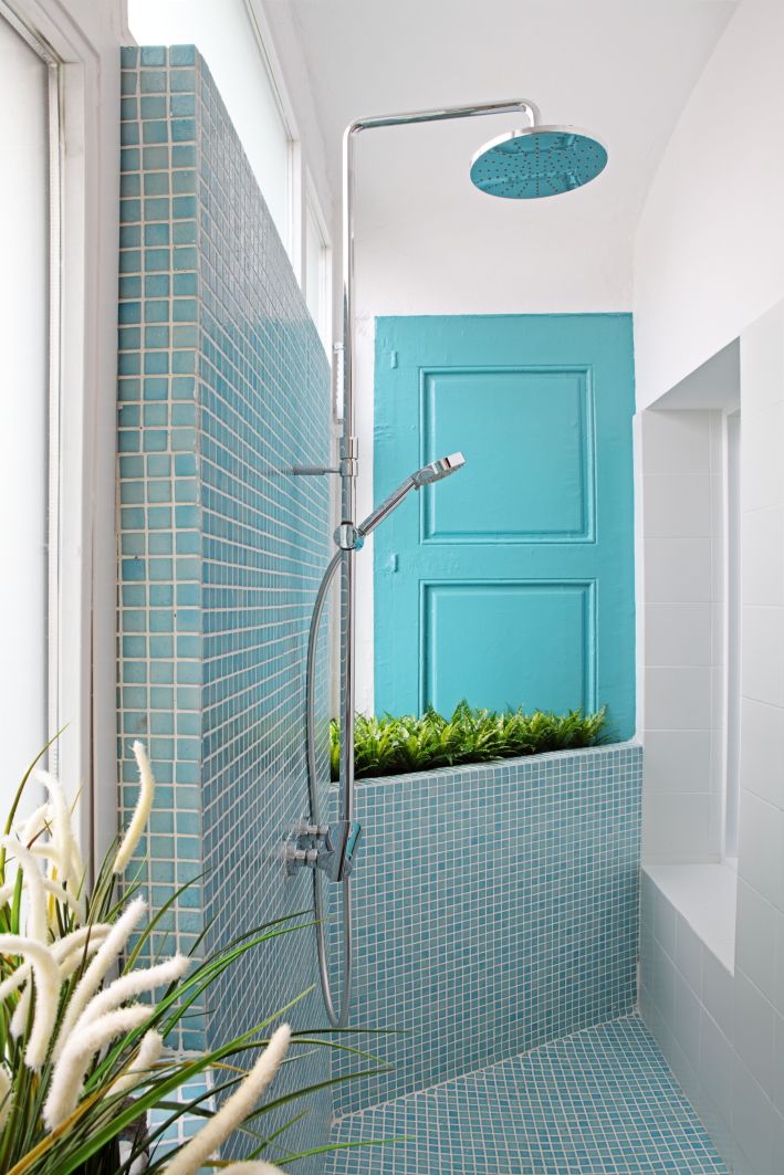homify Baños de estilo moderno Azulejos gresite,baño moderno,ducha de obra,ducha a ras del suelo,azulejos baño,baño diseño