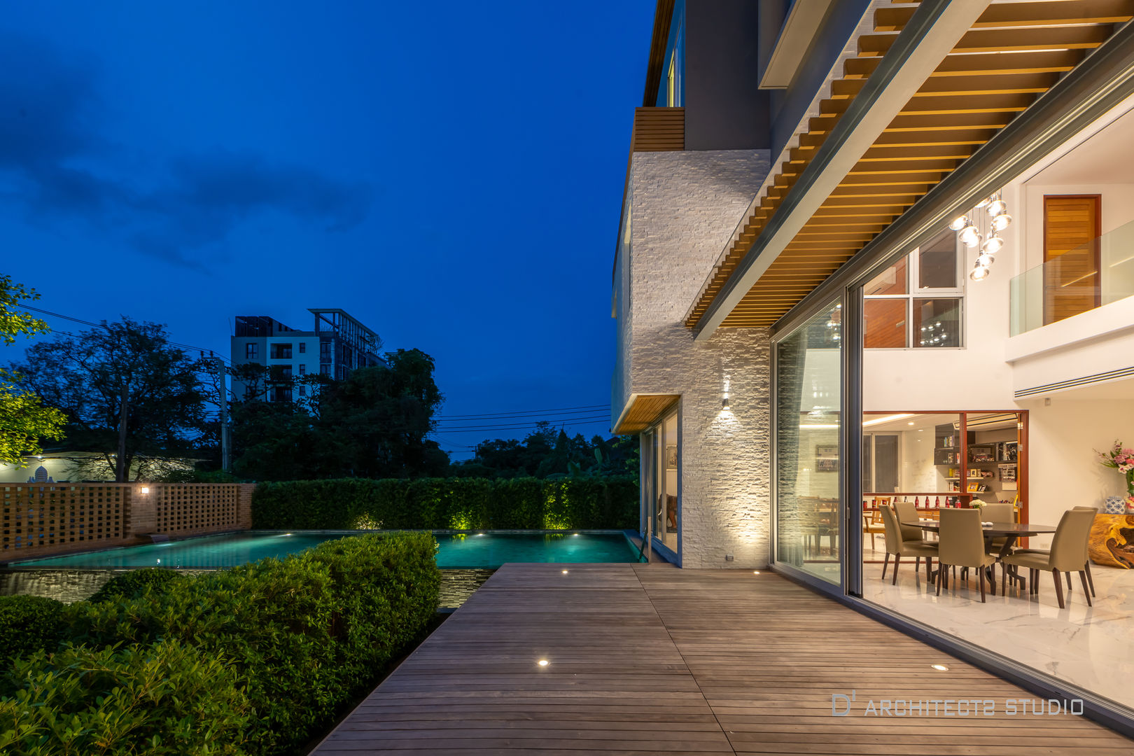 LINEAGE HOUSES, D' Architects Studio D' Architects Studio Modern balcony, veranda & terrace