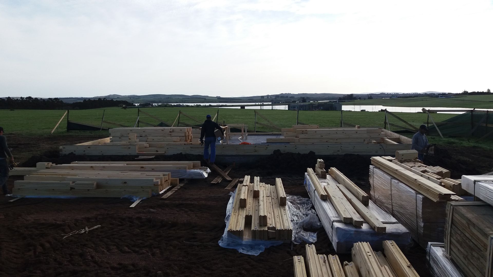 Casa en Uruguay (Construcción en 15 días) Superficie cubierta de 130 m2, Patagonia Log Homes - Arquitectos - Neuquén Patagonia Log Homes - Arquitectos - Neuquén Wooden houses Solid Wood Multicolored