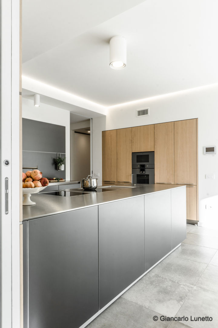 Residenza privata: Provincia di Palermo in aperta campagna, Ignazio Buscio Architetto Ignazio Buscio Architetto Встроенные кухни Дерево Эффект древесины