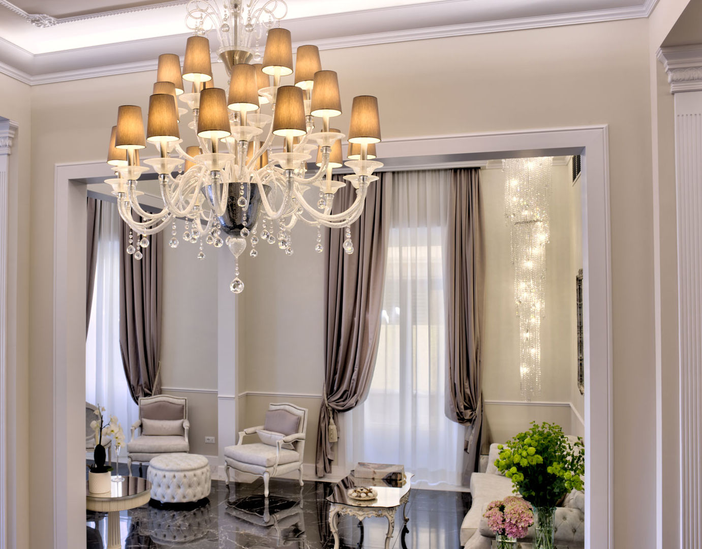 Luxury Chandelier in Murano Glass - Hotel The Moon, Florence MULTIFORME® lighting Koridor & Tangga Klasik Kaca Lighting