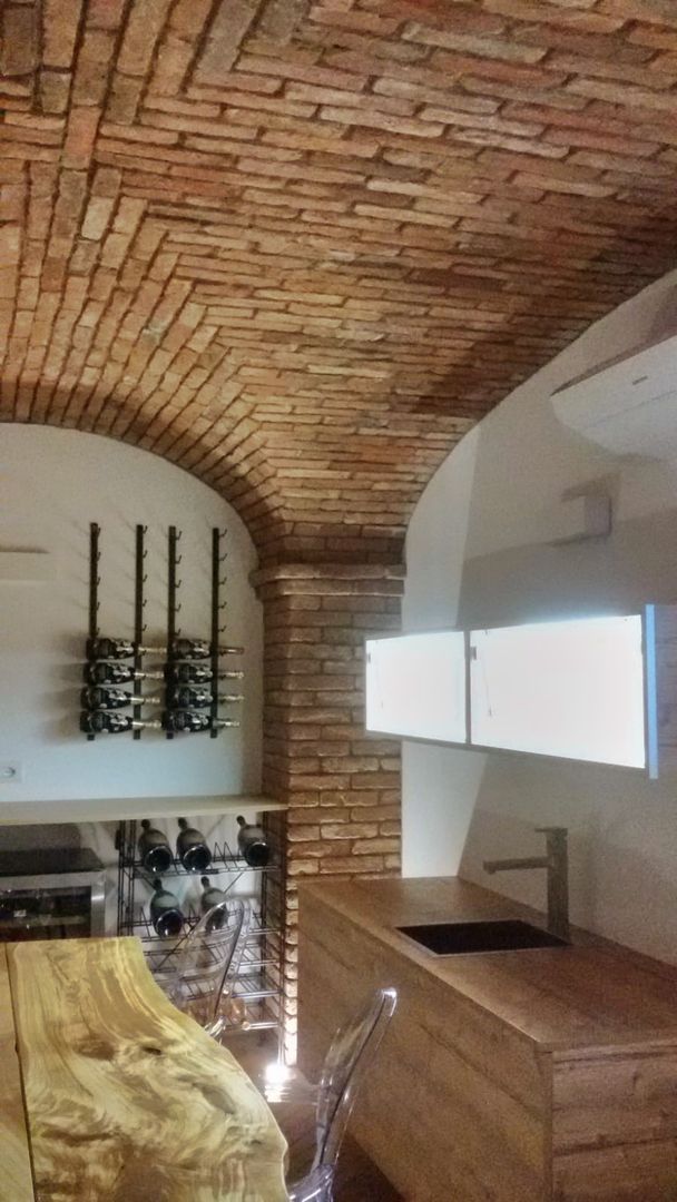 Trasformazione da Garage... a Cantina degustazione, ShoWine ShoWine Wine cellar