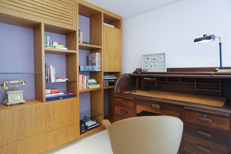 Apartamento Garden com Pé-Direito Duplo, MARIA FERNANDA PEREIRA MARIA FERNANDA PEREIRA Oficinas y bibliotecas de estilo moderno Madera Acabado en madera