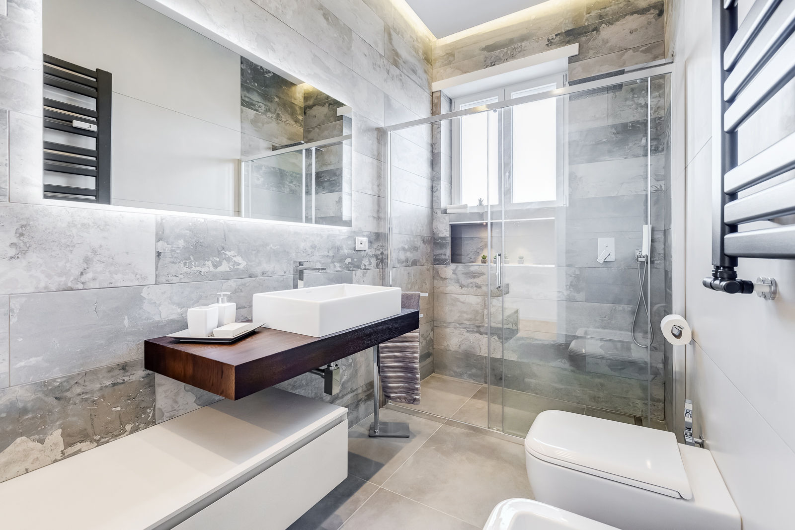 Don Bosco Minimal Design - Eleganza e Semplicità per una Casa Moderna, EF_Archidesign EF_Archidesign Ванна кімната