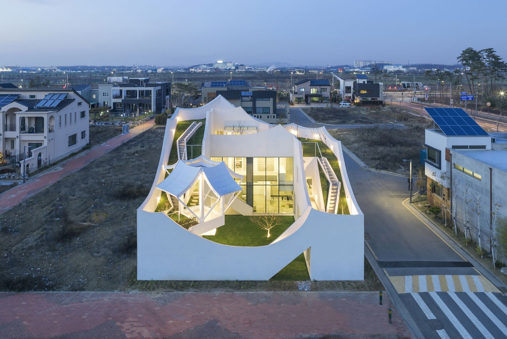 Flying House(Pilot's House), IROJE KIMHYOMAN IROJE KIMHYOMAN Дома в стиле модерн