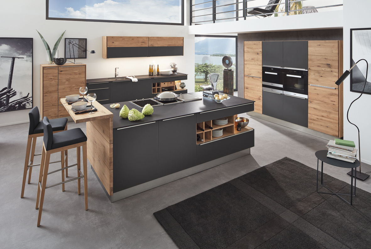 CALEZZO - Ein Bekenntnis zur Natur, Massivholzmoebel Massivholzmoebel Dapur: Ide desain interior, inspirasi & gambar Parket Multicolored Bench tops