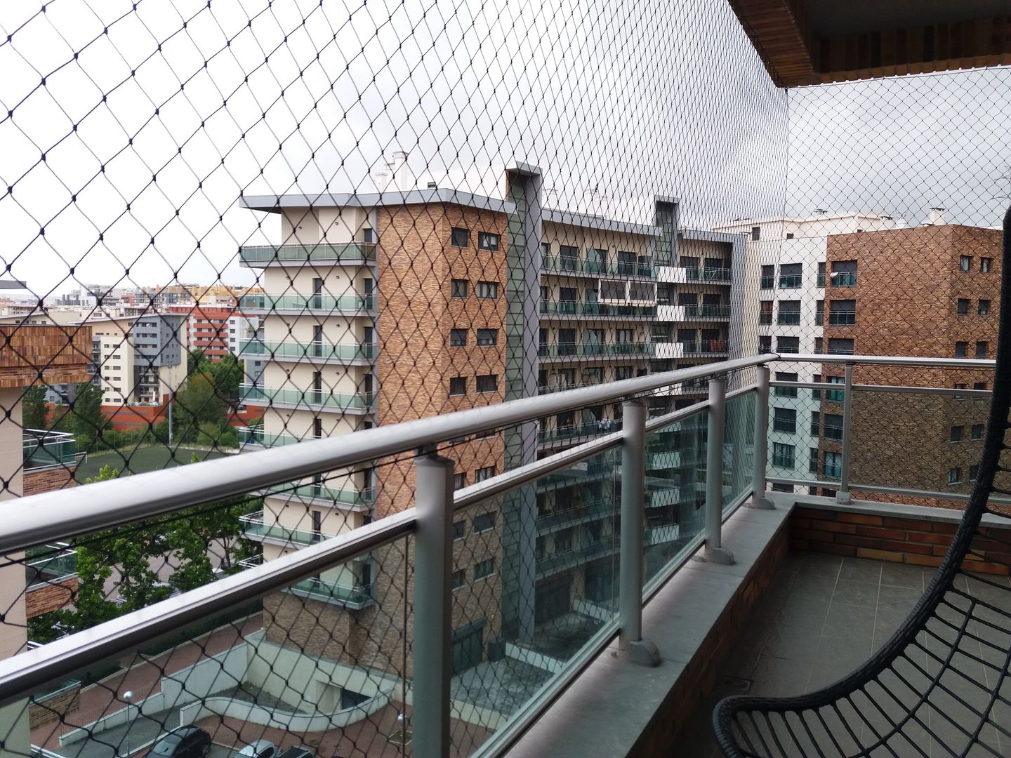 Redes de proteção para varandas, ANTIKEDA ANTIKEDA Industrial style balcony, veranda & terrace Plastic