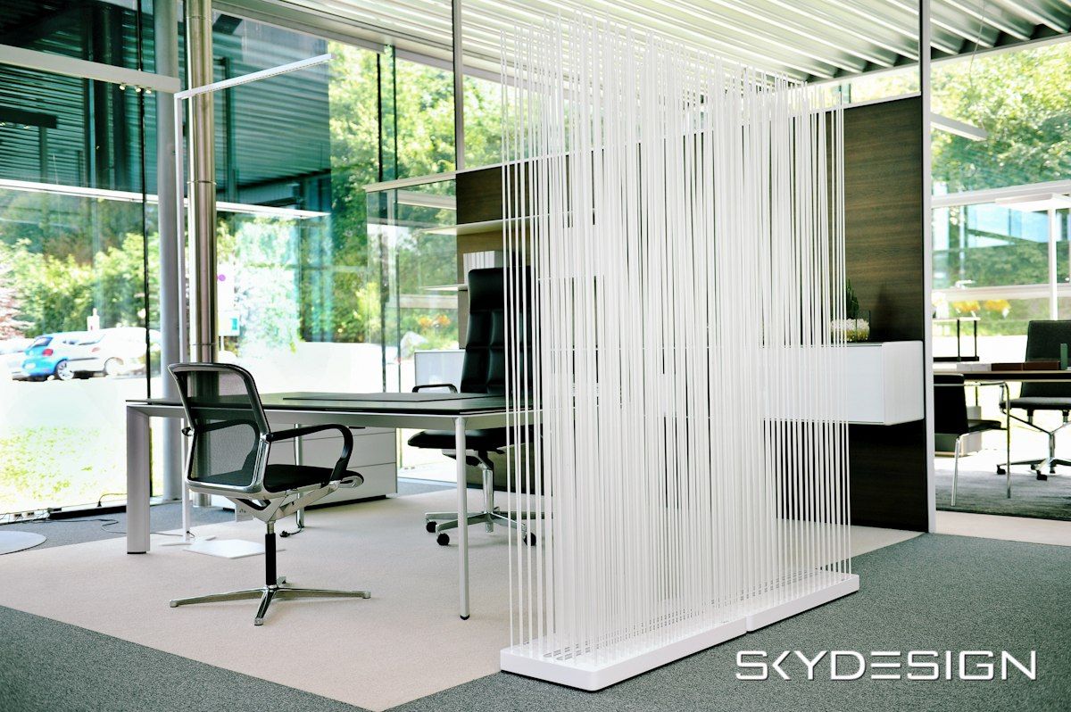 homify Oficinas de estilo minimalista Vidrio Accesorios y decoración