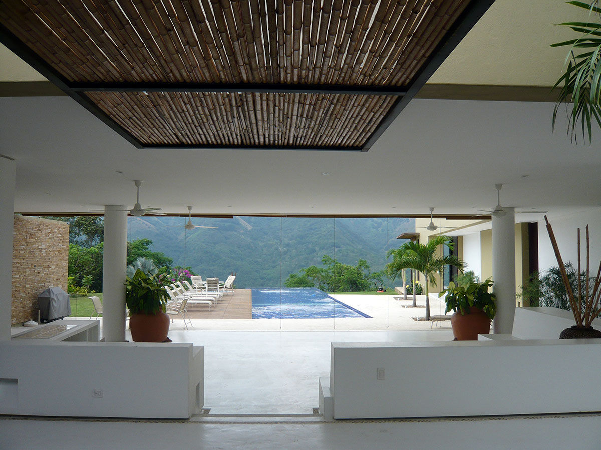 CASA MESA DE YEGUAS V-40, NOAH Proyectos SAS NOAH Proyectos SAS Pool بانس Green