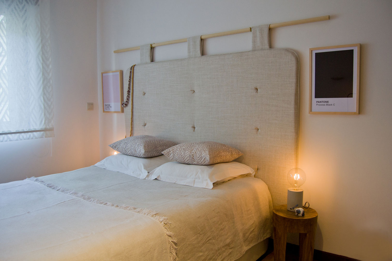 homify Scandinavian style bedroom Solid Wood Multicolored