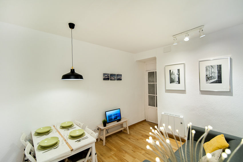 Rentabilidad. Cambio de uso, reforma y decoración de antigua clínica dental en Tetuán, Madrid., Ponytec Ponytec Living room Engineered Wood Transparent
