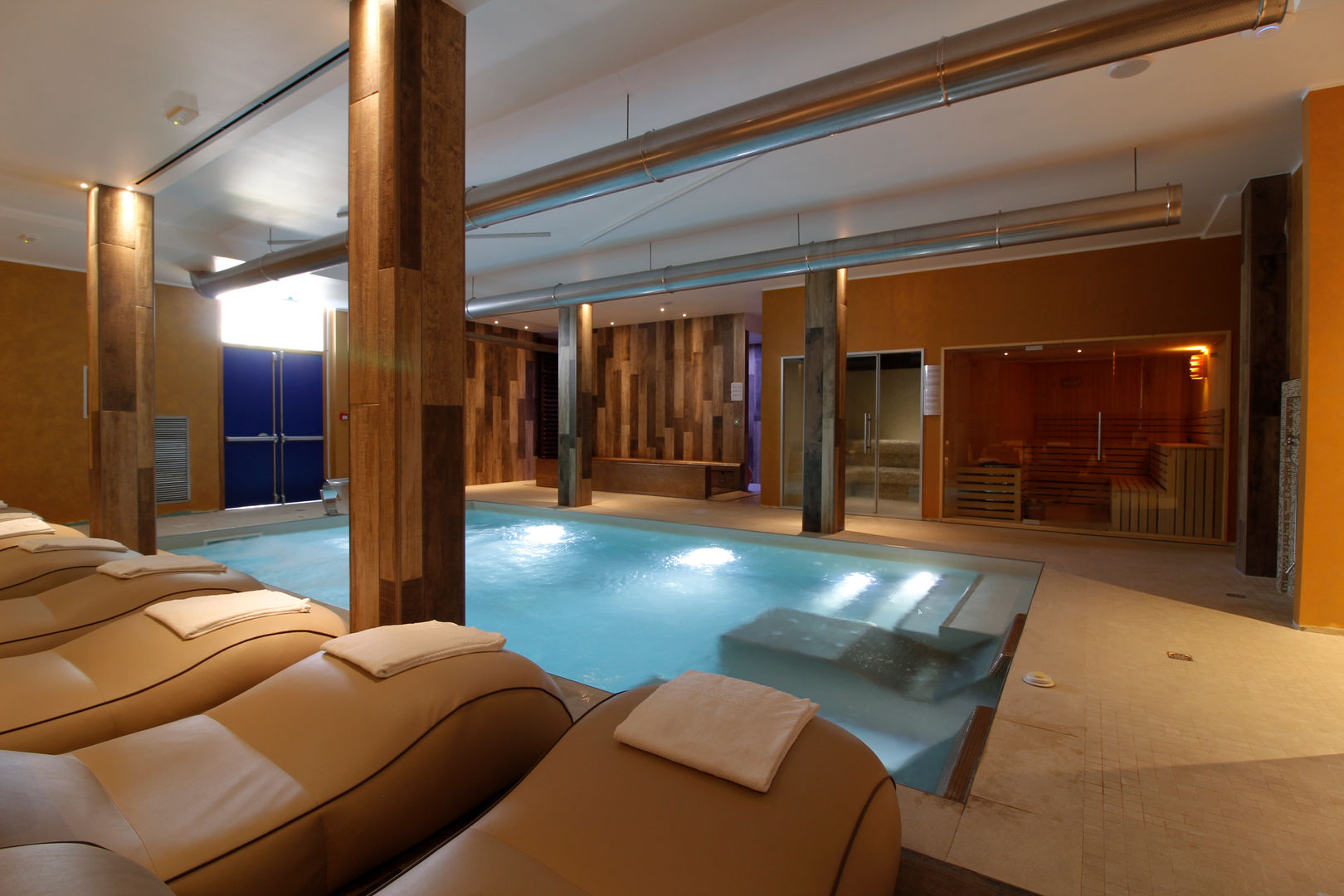 Centro Benessere completo di bagno turco , sauna , piscina riscaldata , percorso kneipp , docce o percorso emozionale., Aquazzura Piscine Aquazzura Piscine مساحات تجارية فنادق