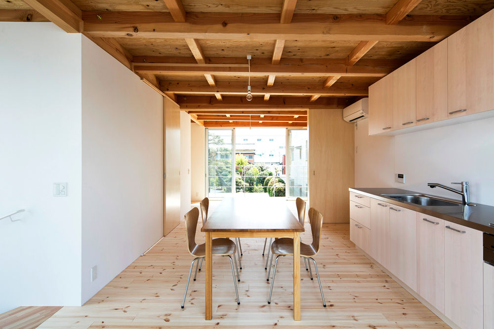 木箱の家, すずき／suzuki architects （一級建築士事務所すずき） すずき／suzuki architects （一級建築士事務所すずき） Living room Wood Wood effect