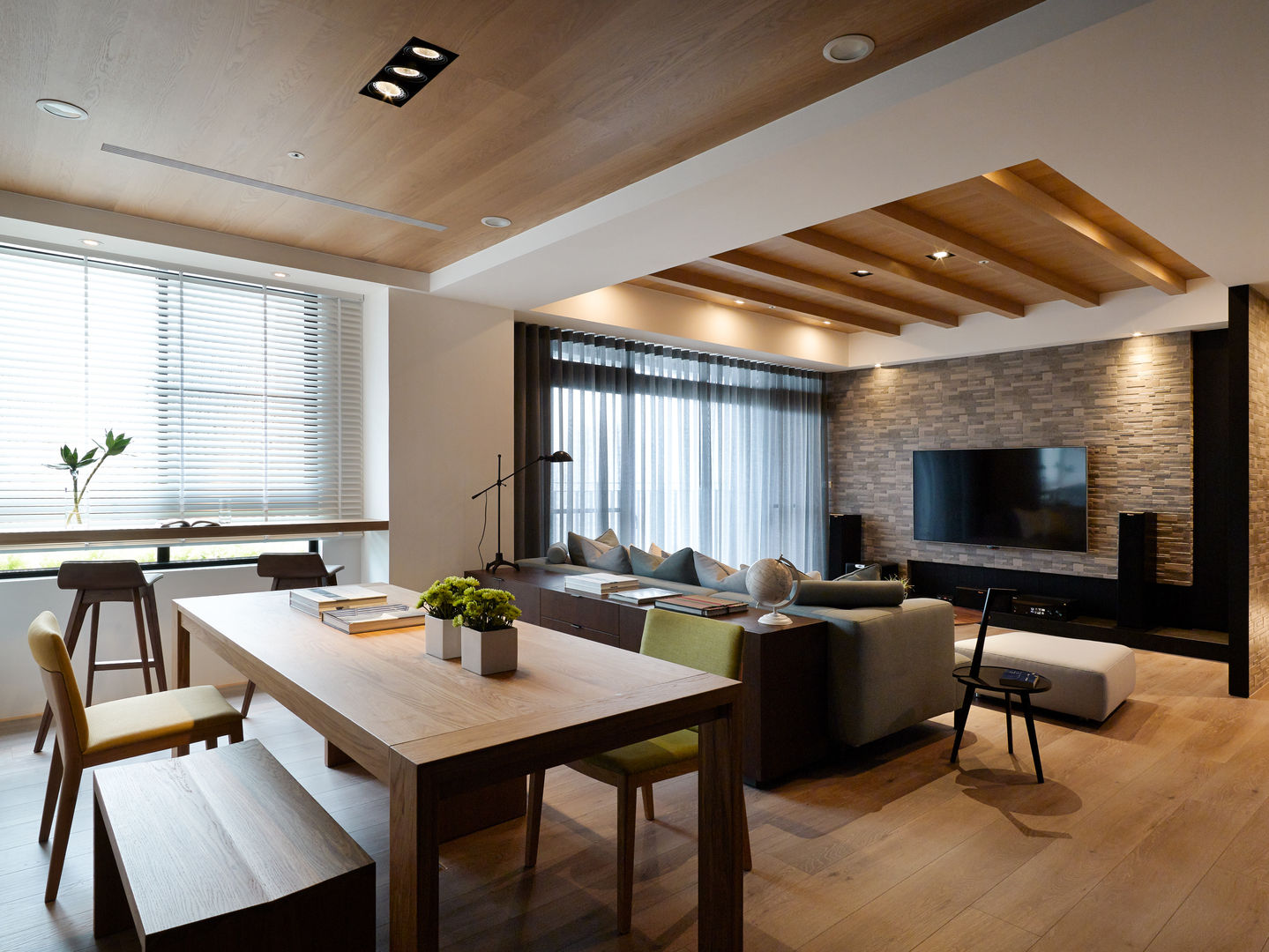 天花的表現空間 Fertility Design 豐聚空間設計 Living room Solid Wood Multicolored
