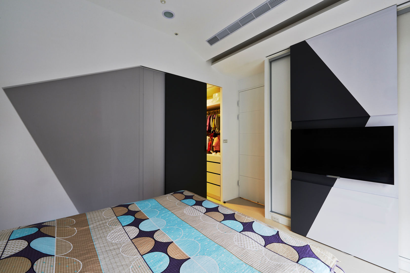 新莊郭公館, Moooi Design 驀翊設計 Moooi Design 驀翊設計 Modern style bedroom
