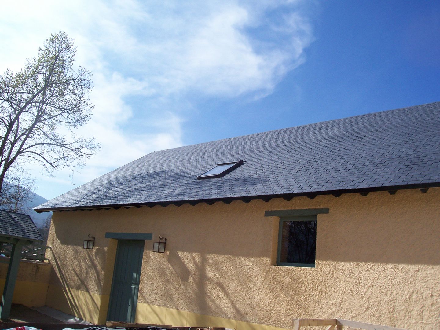 Reparación de tejado de pizarra en Segovia, Recasa, reformas y rehabilitaciones en Marbella Recasa, reformas y rehabilitaciones en Marbella Крыши