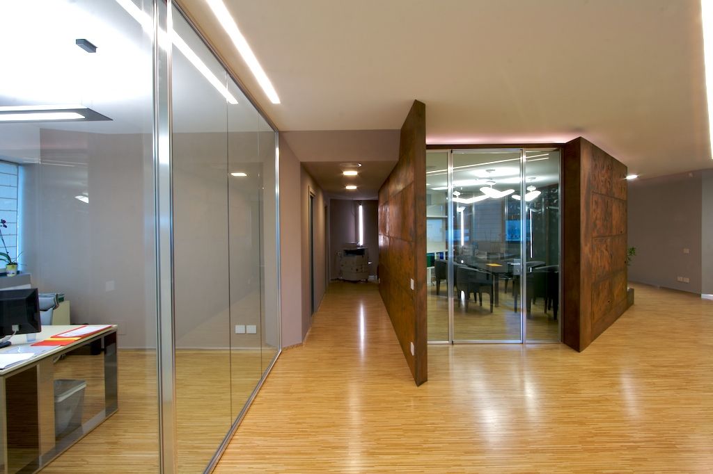 sala riunioni, snodo del progetto Daniele Arcomano Spazi commerciali Complessi per uffici
