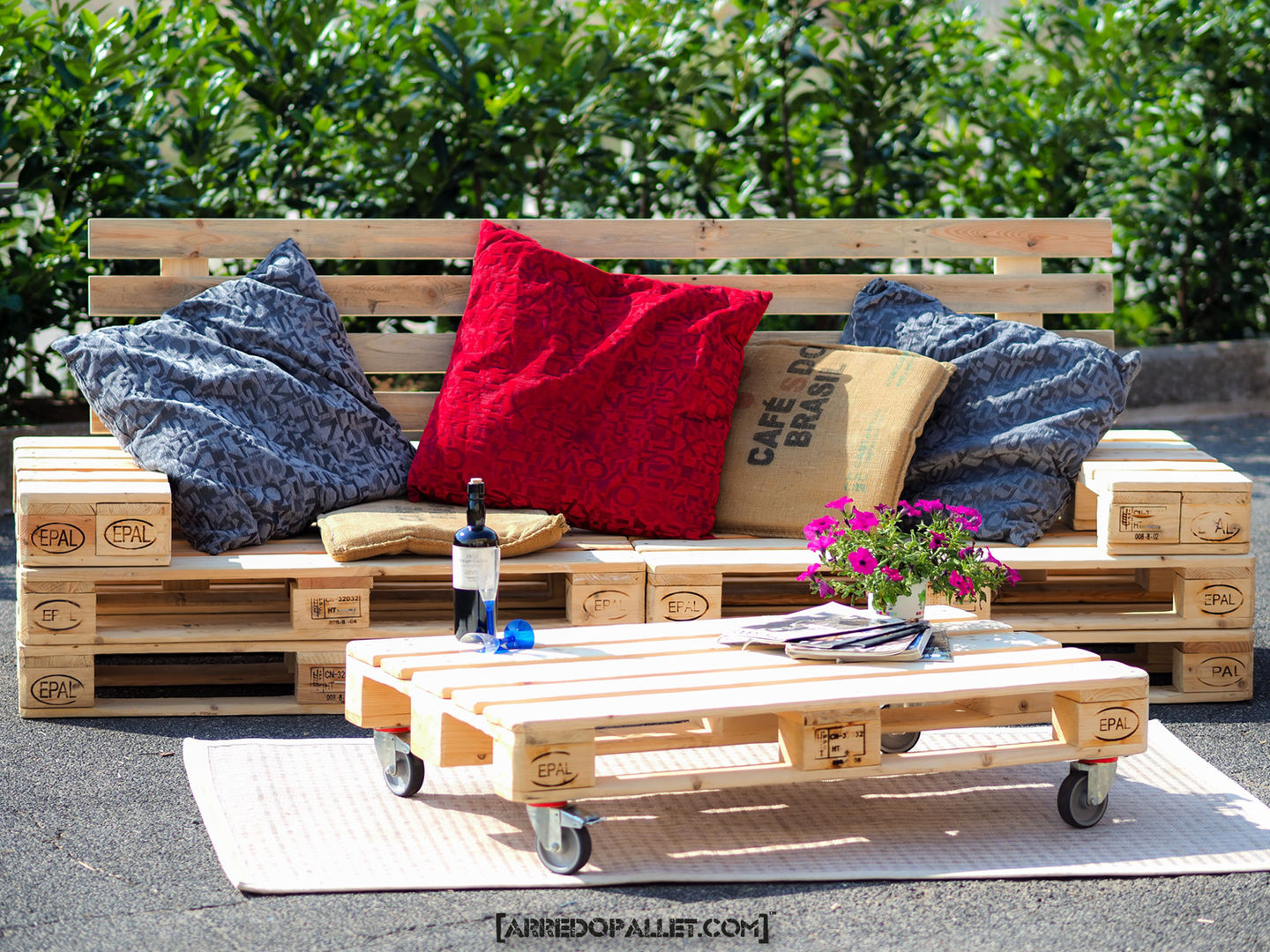 Divani con Bancali e altri Mobili con i Pallet: 15 Idee con Pallet di  Recupero