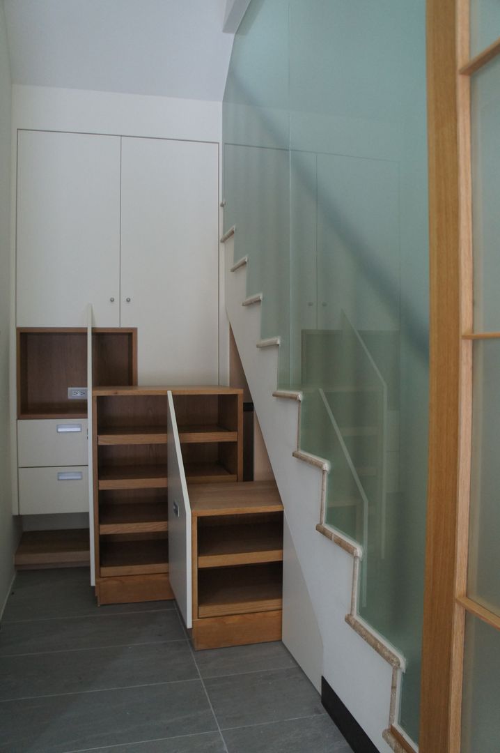 空間, houseda houseda Pasillos, hall y escaleras de estilo asiático Madera Acabado en madera