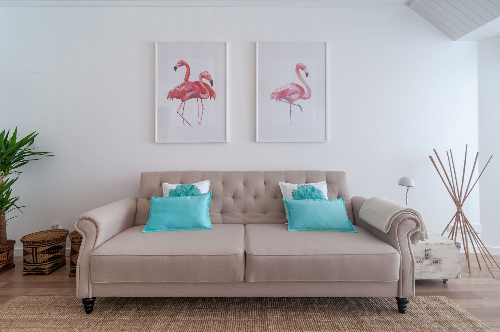 REMODELAÇÃO_APARTAMENTO CARCAVELOS | Cascais | PT, OW ARQUITECTOS lda | simplicity works OW ARQUITECTOS lda | simplicity works Mediterranean style living room Sisal/Straw Blue Sofas & armchairs